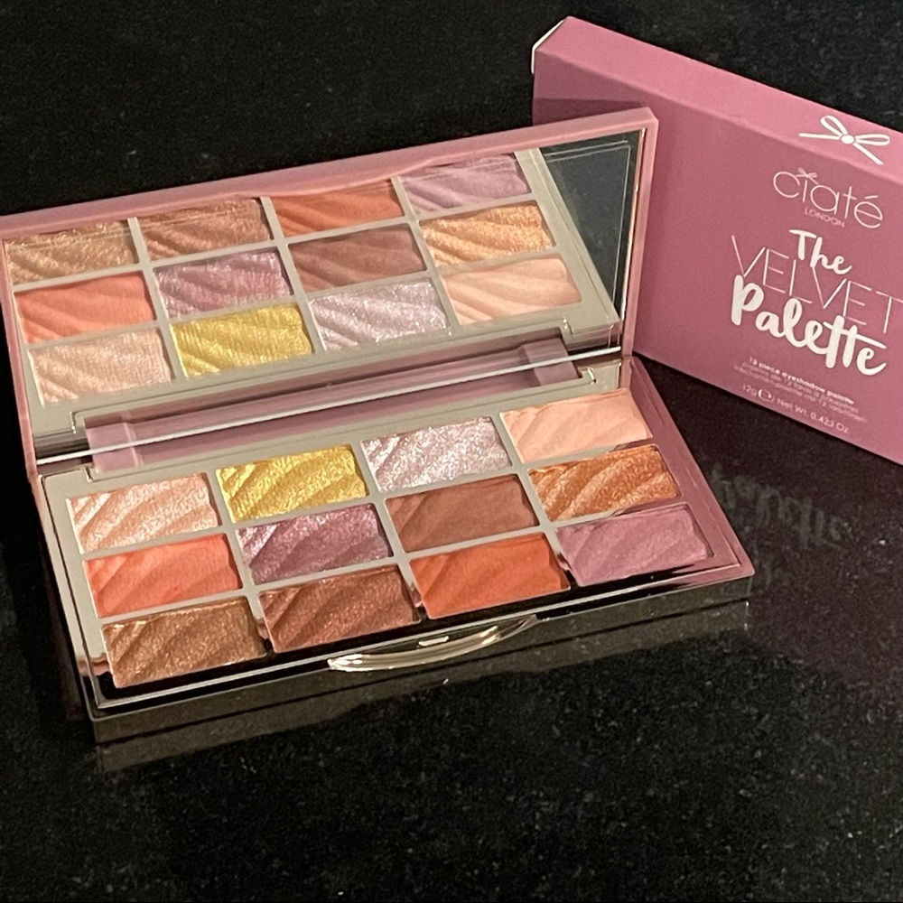 👀 Ciate The Velvet Pallet 💋